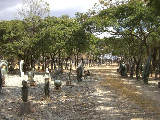 beeldentuinen Tengenenge Tengenenge Art Village - beeldhouw workshop Zimbabwe